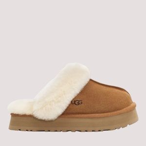 Women's UGG Disquette Slippers in Chestnut Suede. 1122550